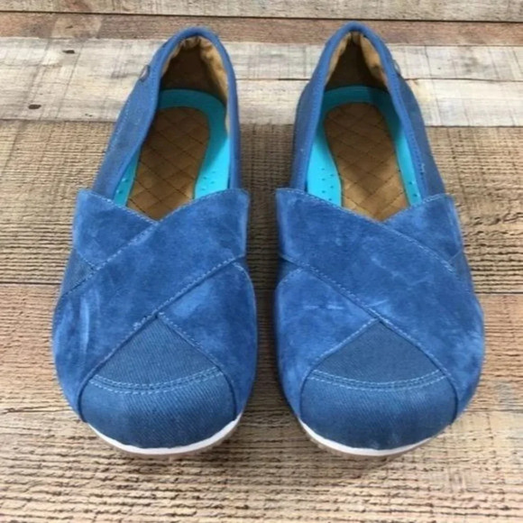 Blue Suede Women's Flats - Picture 3 of 11